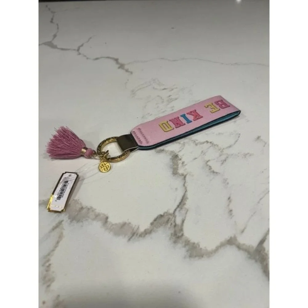 Simply Southern Keychain be kind new‎
